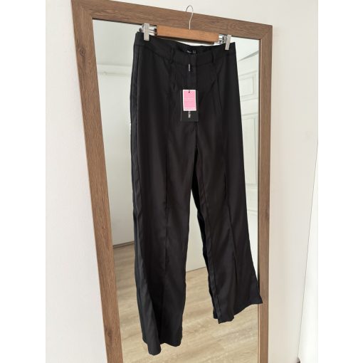 ÚJ Prettylittlething fekete nadrág