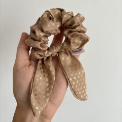 02 Beige patterned scrunchie (Bunny)