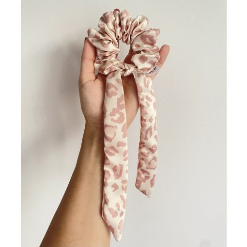 Blush patterned scrunchie (Bunny-L)
