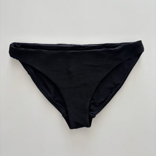 Fekete bikini alsó