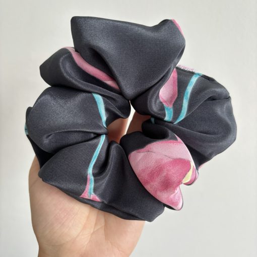 Black floral scrunchie (L)