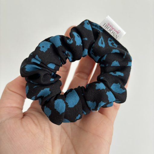 Black-blue patterned scrunchie (S)