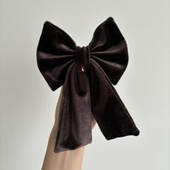 Chocolate brown velvet bow (S)