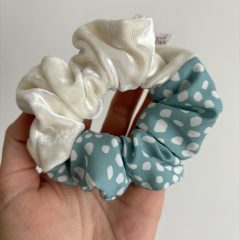 White velvet - Mint dot scrunchie