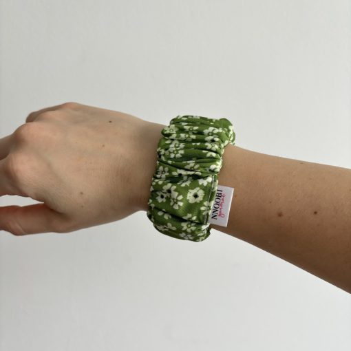 Green floral scrunchie (wide)