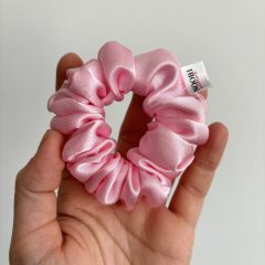 Baby pink scrunchie (S)