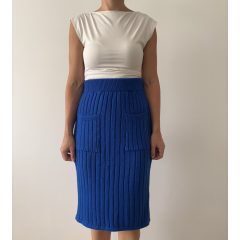 Kék kötött szoknya
