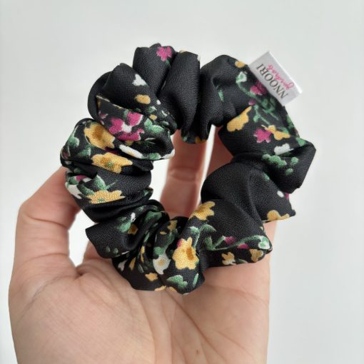 Black tiny floral scrunchie (S)