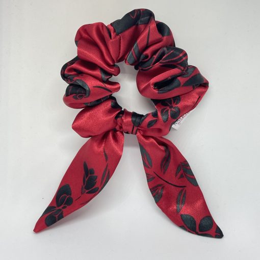 02 Red floral scrunchie (Bunny)