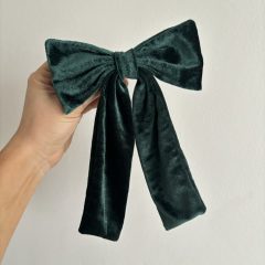 Green velvet bow