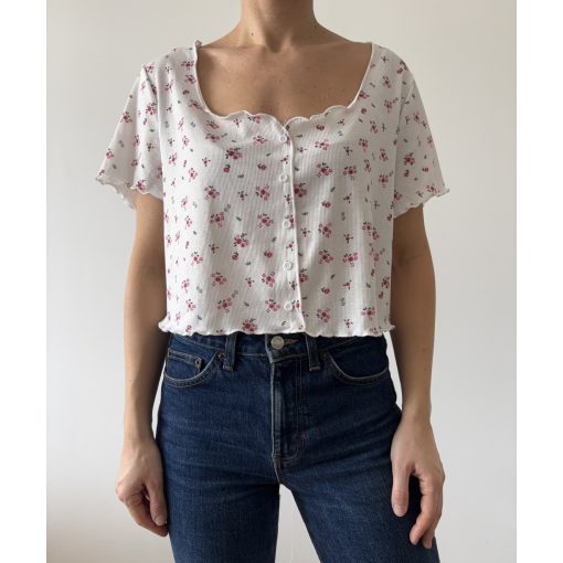 Fehér virágos felső