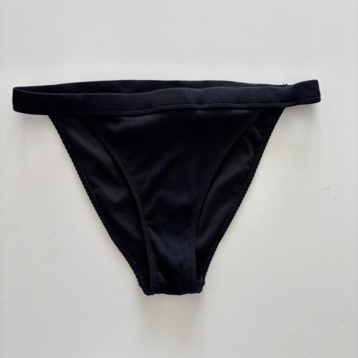Fekete bikini alsó