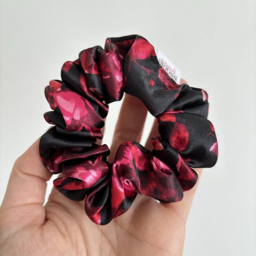 Black&Red floral scrunchie (S)