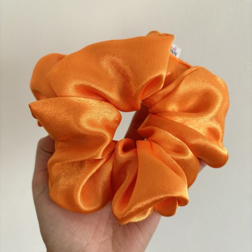 Orange scrunchie (L)