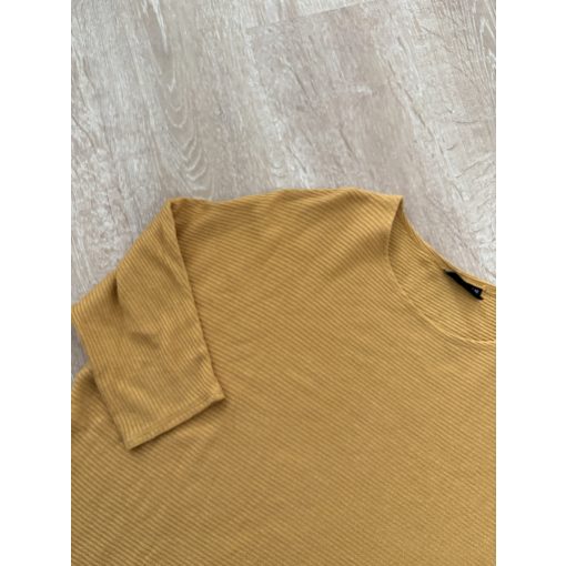 Janina sárga pulóver