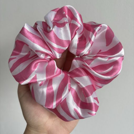 Pink patterned scrunchie (L)