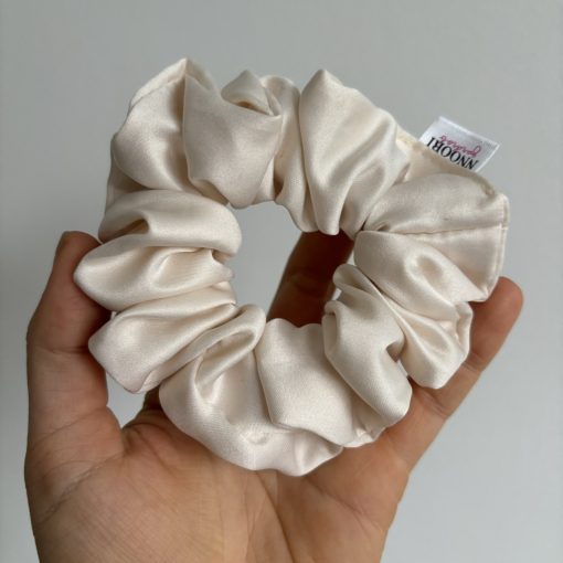 Creamy scrunchie