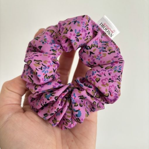 Lilac patterned scrunchie