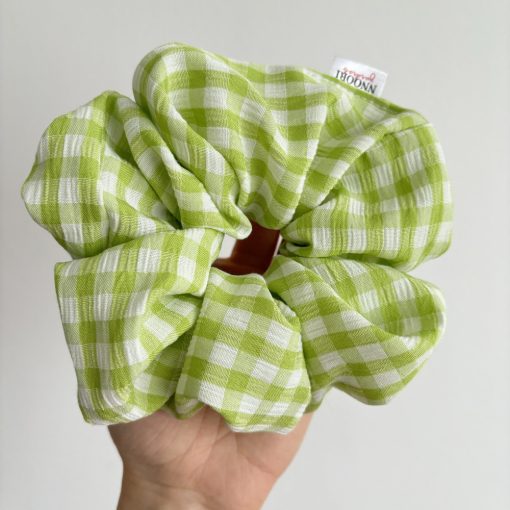 Green checkered scrunchie (L)