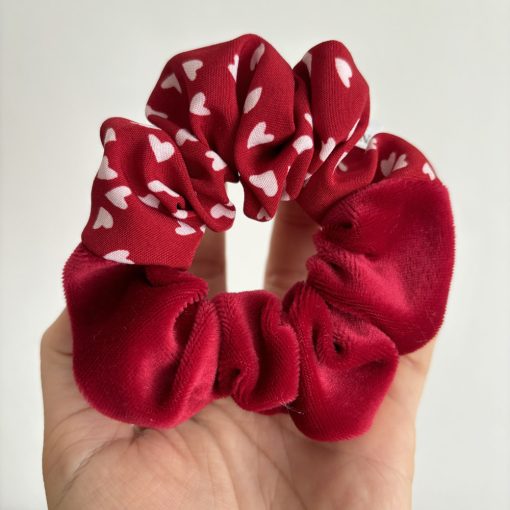 Red velvet - Red heart scrunchie 