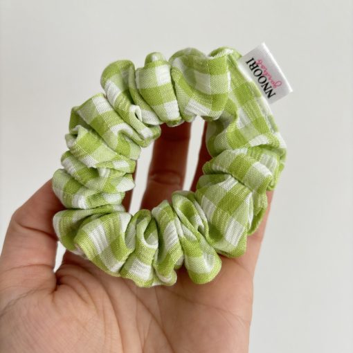 Green checkered scrunchie (S)