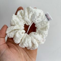 White lace scrunchie (S)