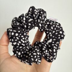 Abstract dot scrunchie 