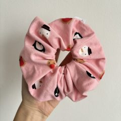 Pink christmas scrunchie (L)