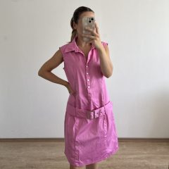 Rózsaszín ruha övvel