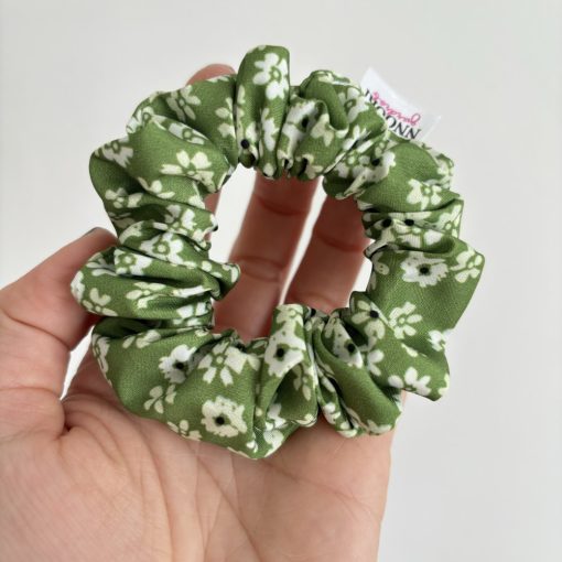 Green floral scrunchie (S)