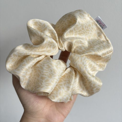 Nude patterned scrunchie (L)