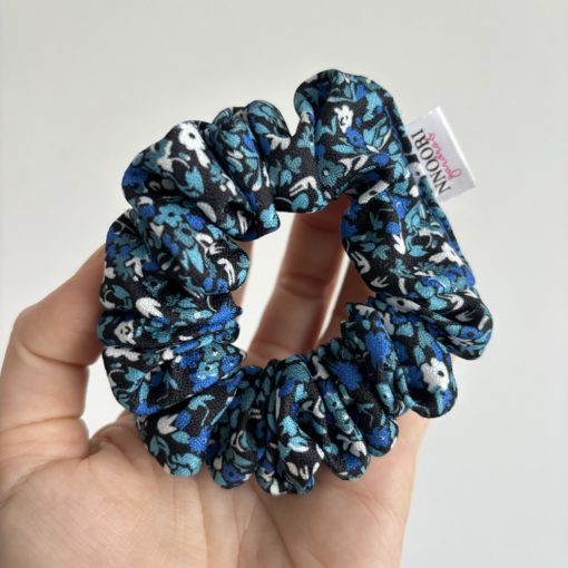 Blue floral scrunchie (S)