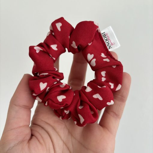 Red heart scrunchie (S)