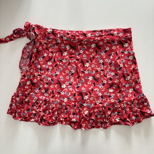 Piros virágos szoknya