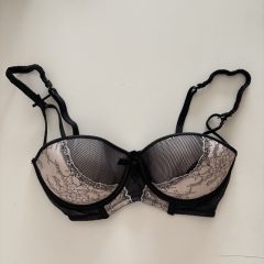 Secret Possessions csipkés melltartó