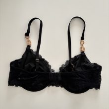 Fekete csipke melltartó