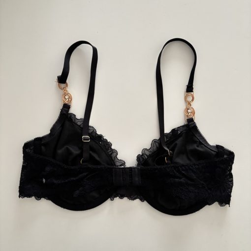 Fekete csipke melltartó
