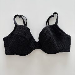 Fekete bikini felső