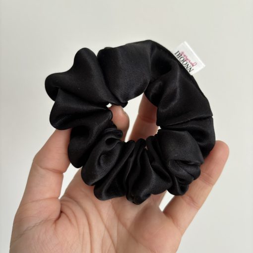 Black scrunchie