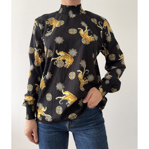 Only fekete mintás felső