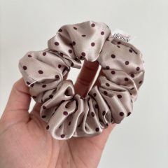 Dot scrunchie