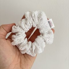 White madeira scrunchie (S)