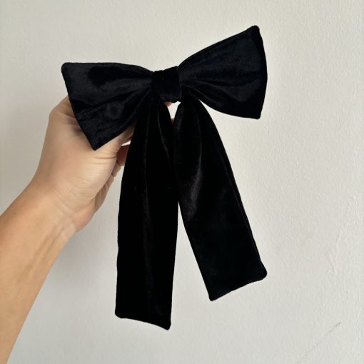 Black velvet bow