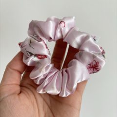 Baby pink floral scrunchie (S)